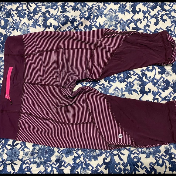 Lululemon Run for your Life Crop Raspberry 10 - Picture 4 of 8